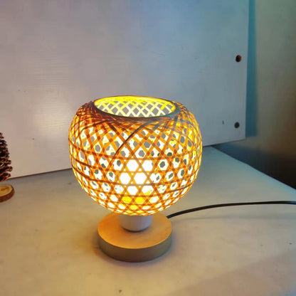 Traditionelle chinesische Bambusweberei Holz Käfig Form 1-Licht Tischlampe für das Studium