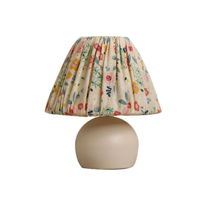 Traditionelle europäische pastorale florale Musterstoffschirm Keramik runder Basis 1-Licht Tischlampe für Schlafzimmer