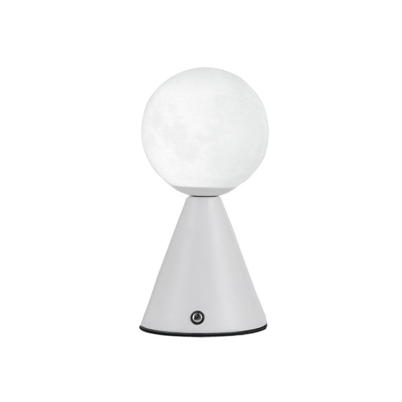 Zeitgenössische Nordic Iron PIA Conic Ball LED wiederaufladbare Tischlampe für Nachttisch