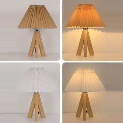 Moderne Minimalistische Trapezförmige Tripod Geknitterter Stoffschirm Holz 1-Lampe Tischlampe Für Schlafzimmer