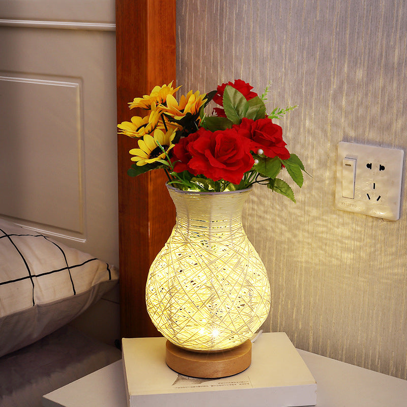 Moderne Rattan Kreative Vase Design LED Tischlampe