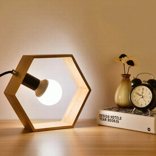 Holz-Hexagonal-Tischlampe für eine gemütliche Atmosphäre