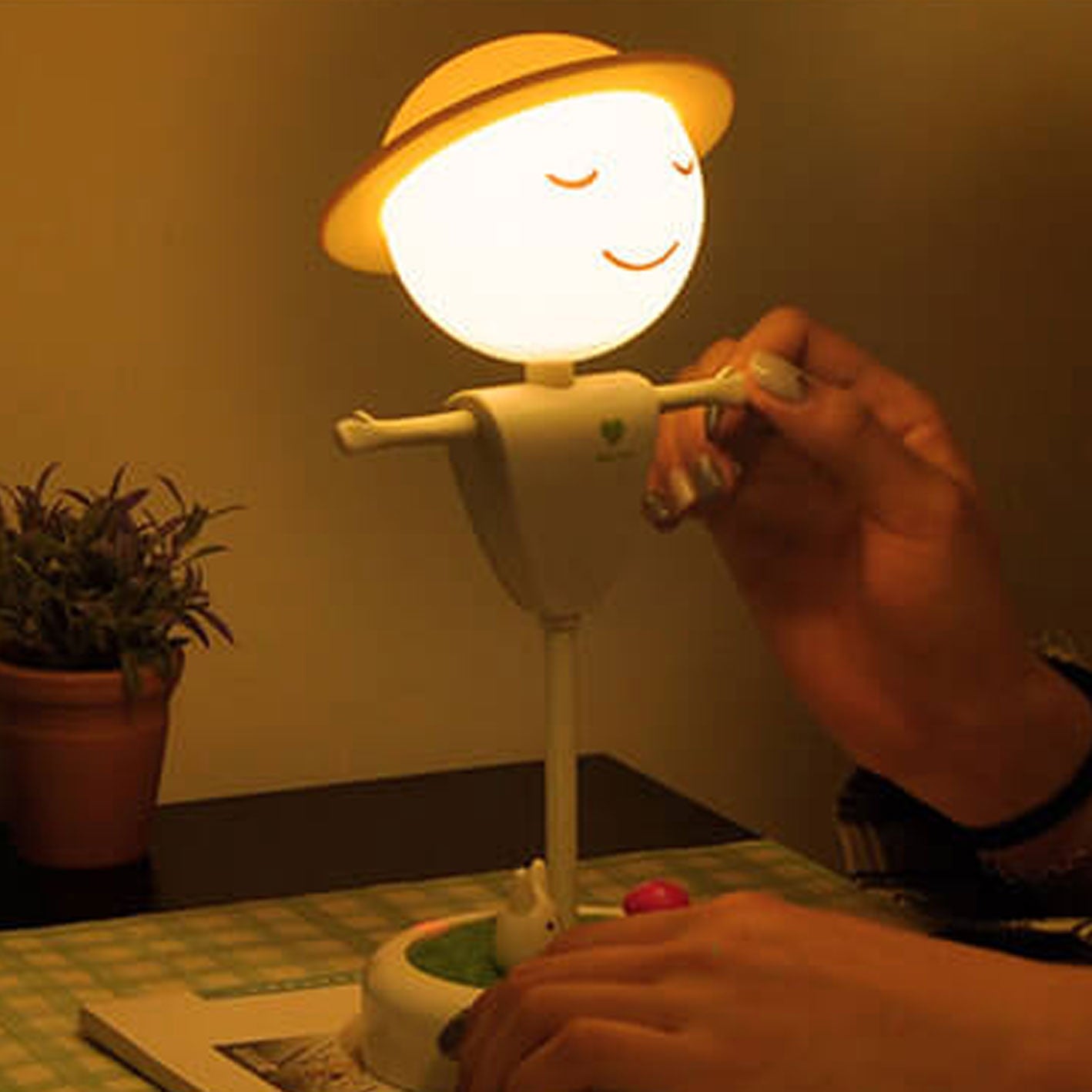 Cartoon Vogelscheuche Lächelndes Gesicht USB Lade LED Nachtlicht Tischlampe