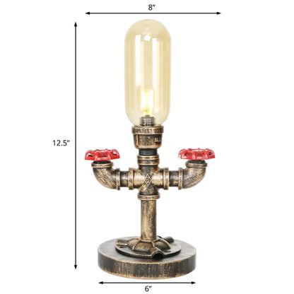 Industriedesign Tischlampe mit Metallrohr