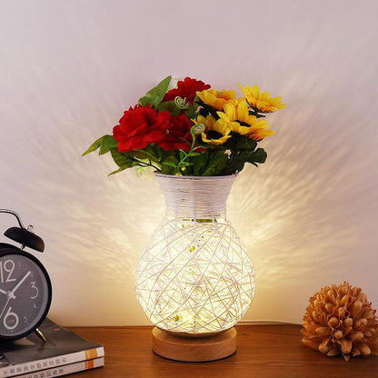 Moderne Rattan Kreative Vase Design LED Tischlampe