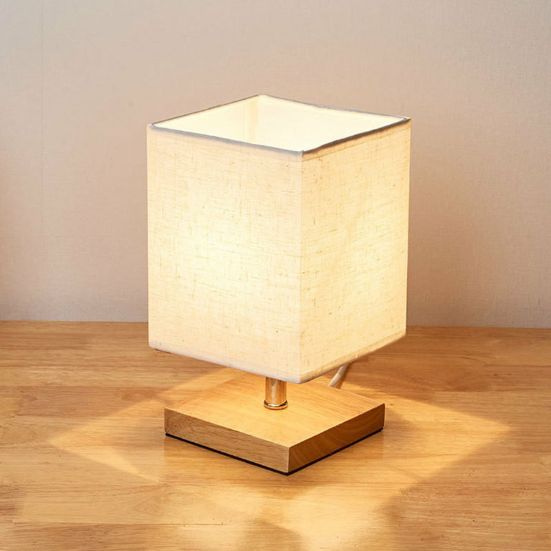 Flaxen und Wood Kleine Tischleuchte Minimalismus 1-Licht Stoff Nachttischlampe für das Schlafzimmer