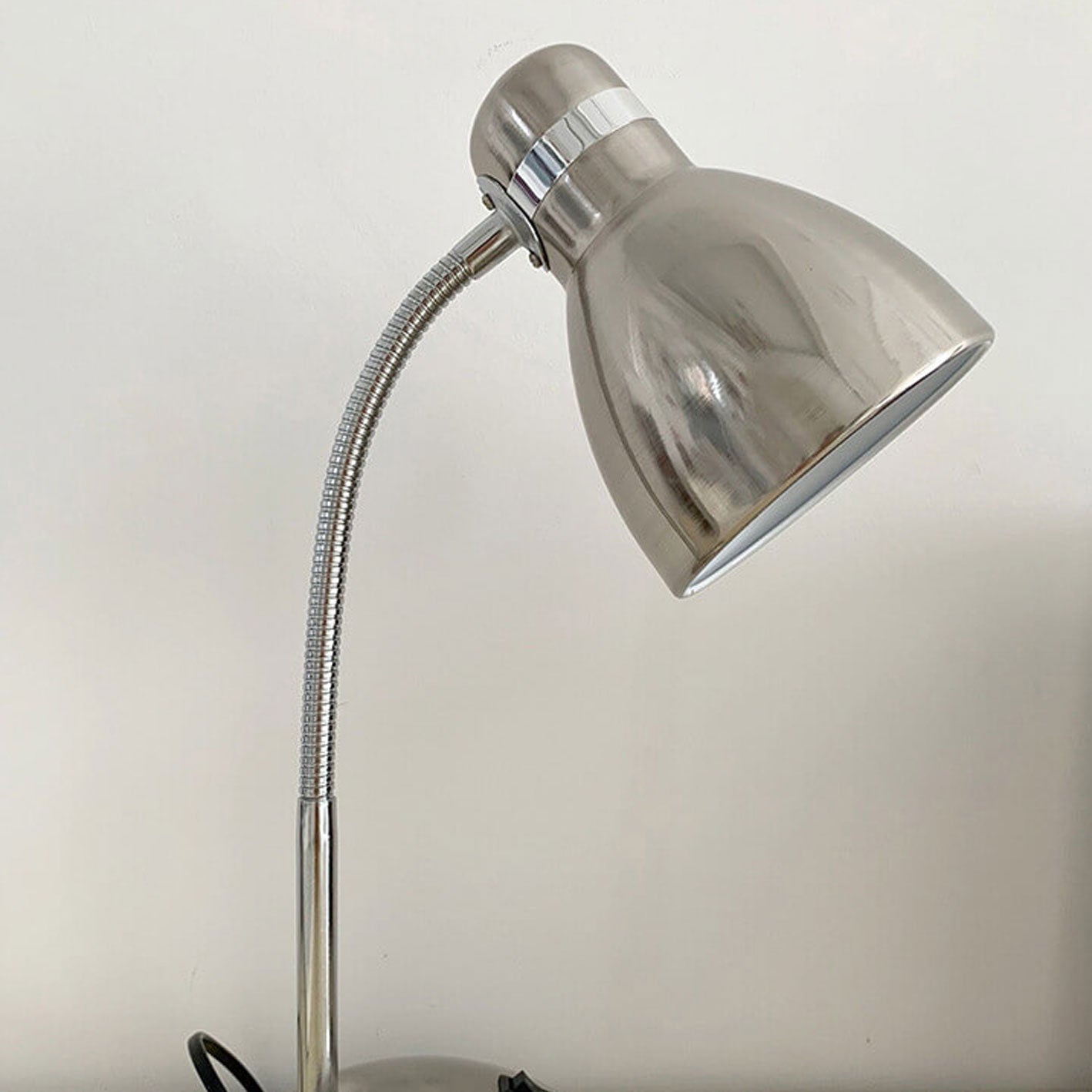 Vintage Industrial Gealterte Chrommetall 1-Licht Tischlampe