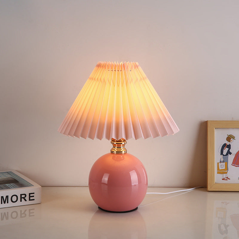 Moderne Art Deco Orb Basis Gerüschtes Stoff Keramisch 1-Licht Tischlampe Für Schlafzimmer