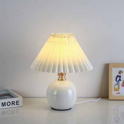 Moderne Art Deco Orb Basis Gerüschtes Stoff Keramisch 1-Licht Tischlampe Für Schlafzimmer