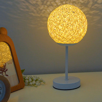 Moderne Art Deco Mond Eisen Rattan LED Tischlampe für das Schlafzimmer