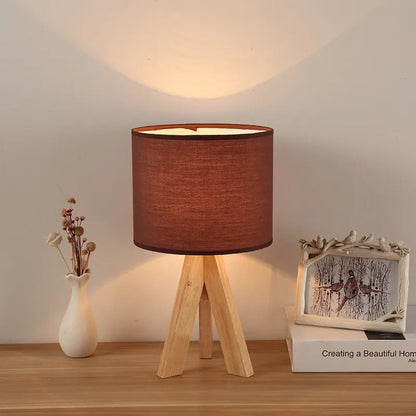 zeitgenössische kreative Zylinder Holz Stoff 1-Licht Tischlampe für Wohnzimmer