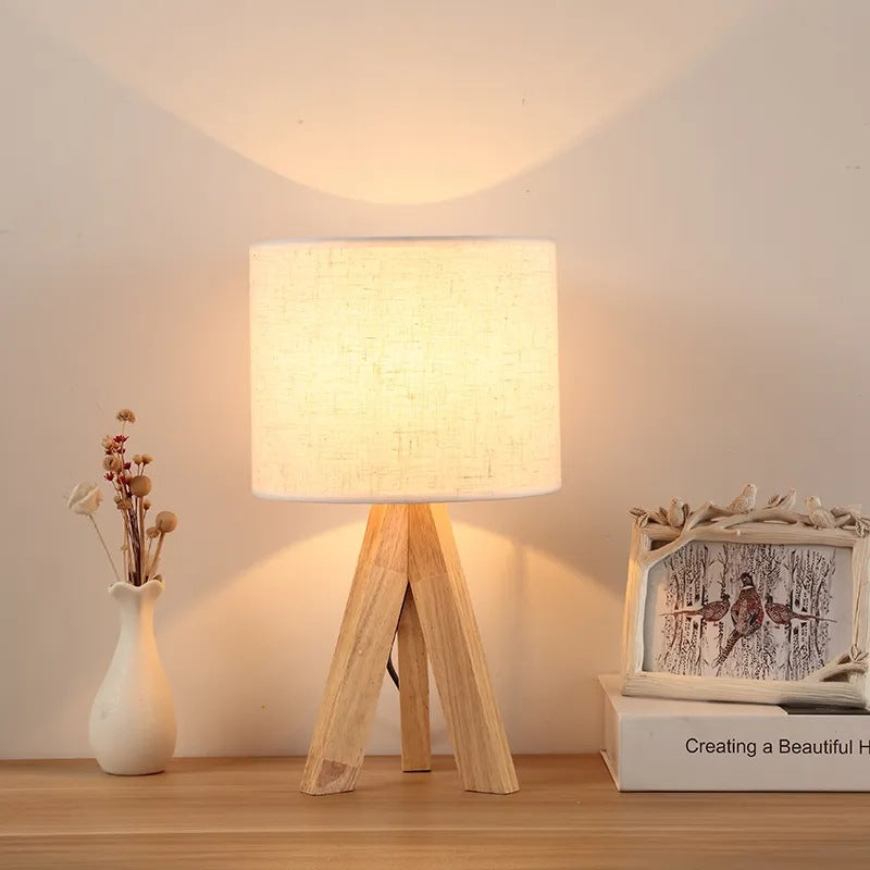 zeitgenössische kreative Zylinder Holz Stoff 1-Licht Tischlampe für Wohnzimmer