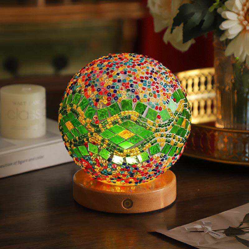 Zeitgenössische kreative Bohemian-Holz-Basis farbenfrohe Glasball dekorative USB-LED-Schreibtischlampe für das Schlafzimmer