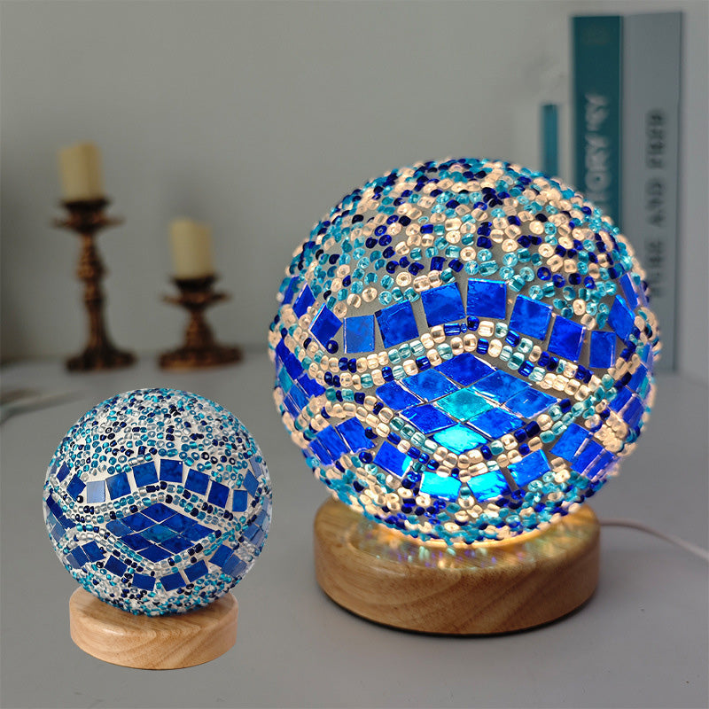 Zeitgenössische kreative Bohemian-Holz-Basis farbenfrohe Glasball dekorative USB-LED-Schreibtischlampe für das Schlafzimmer