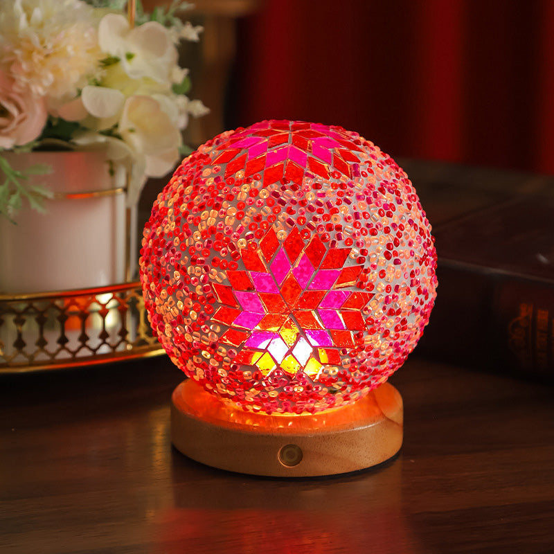 Zeitgenössische kreative Bohemian-Holz-Basis farbenfrohe Glasball dekorative USB-LED-Schreibtischlampe für das Schlafzimmer