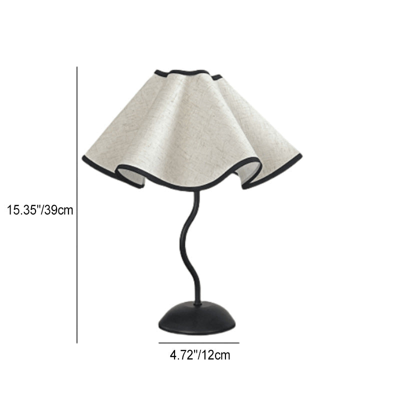 Zeitgenössische kreative Blumenstoff-Eisen 1-Lampe Tischlampe für Schlafzimmer