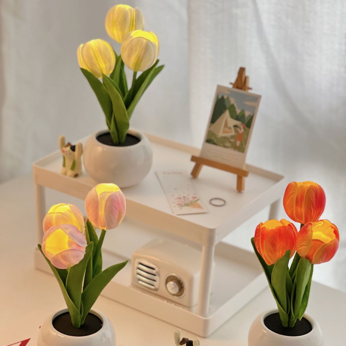 Zeitgenössische kreative Tulpenblumen Keramik PU USB LED Tischlampe für das Schlafzimmer