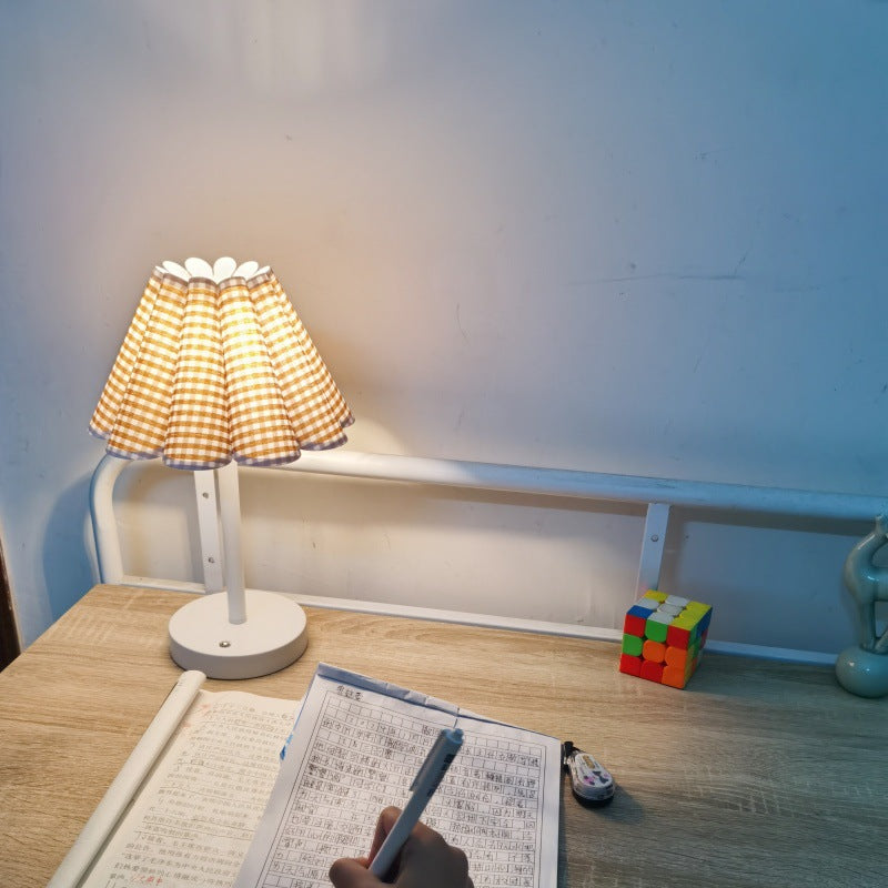 Moderne Minimalistische Runde Tisch Blütenblattförmiger Stängel Scheibenfuß 1-Lampe Tischlampe Für Schlafzimmer