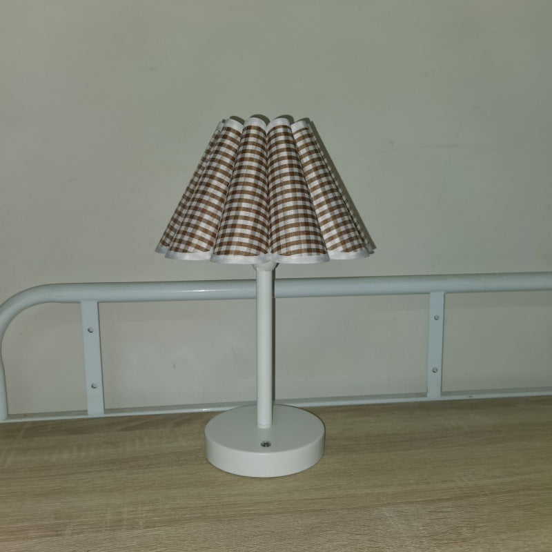 Moderne Minimalistische Runde Tisch Blütenblattförmiger Stängel Scheibenfuß 1-Lampe Tischlampe Für Schlafzimmer