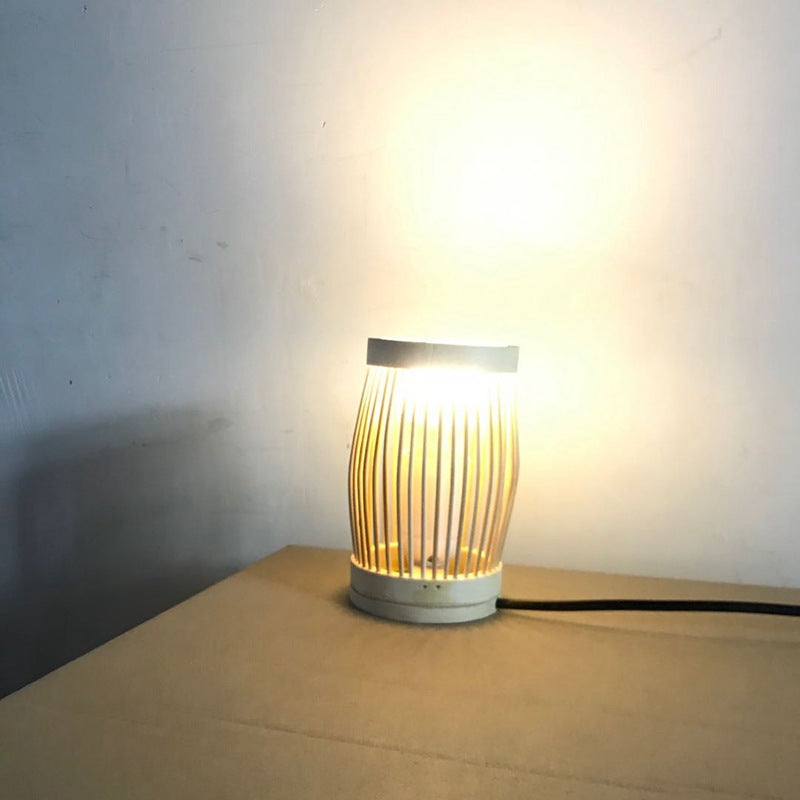 Traditionelle japanische ovale runde Bar hohle Bambus 1-Licht Tischlampe für Schlafzimmer