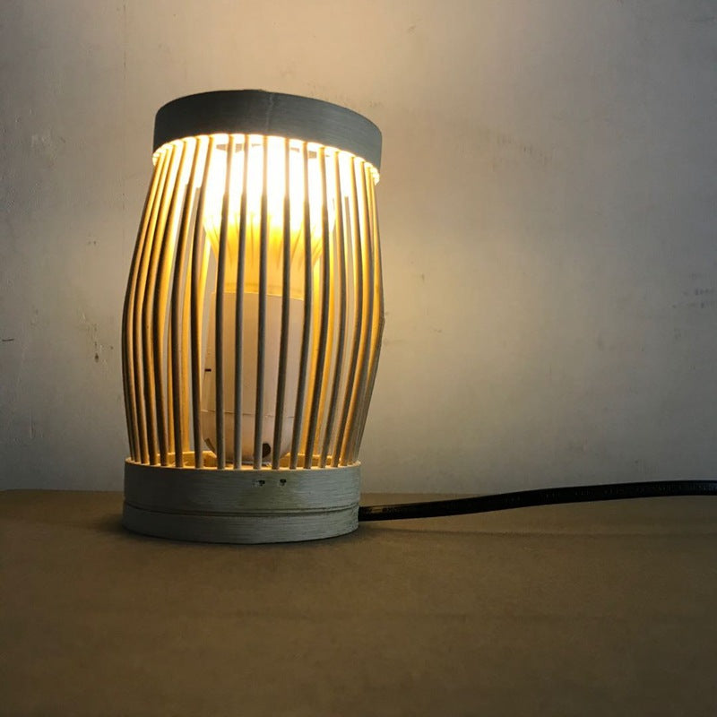 Traditionelle japanische ovale runde Bar hohle Bambus 1-Licht Tischlampe für Schlafzimmer