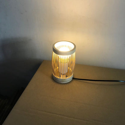 Traditionelle japanische ovale runde Bar hohle Bambus 1-Licht Tischlampe für Schlafzimmer