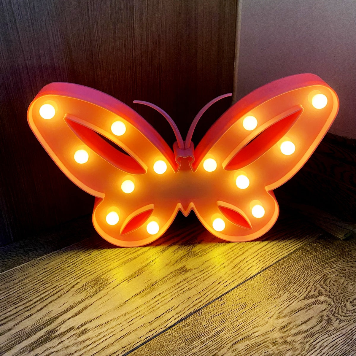 Moderne Art Deco Schmetterlingsform LED Nachtlicht Tischlampe für das Schlafzimmer