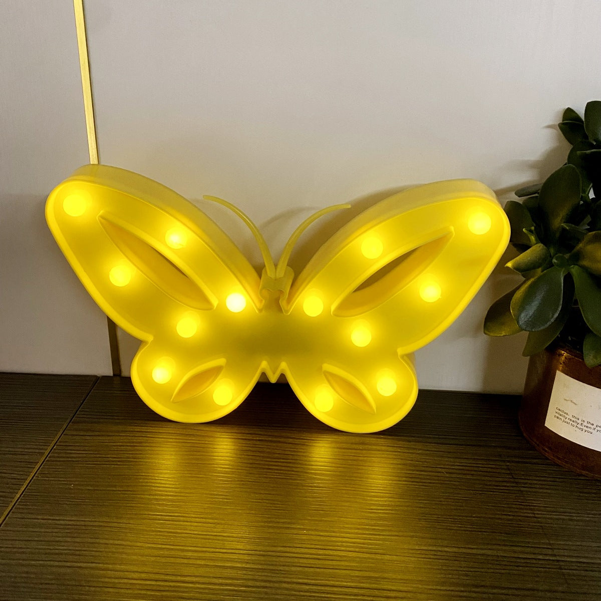 Moderne Art Deco Schmetterlingsform LED Nachtlicht Tischlampe für das Schlafzimmer