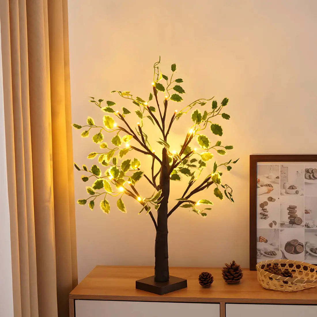 BrightTree Tischlampe – Elegantes Baumdesign mit Warmem LED Licht