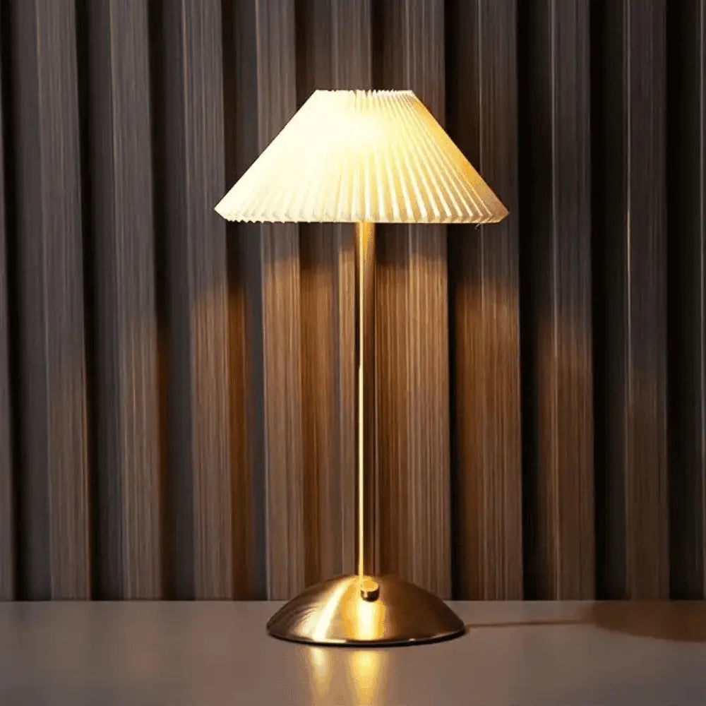 Moderne kabellose Tischlampe mit elegantem Licht