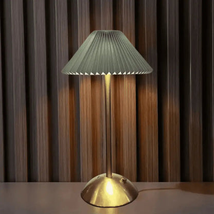 Moderne kabellose Tischlampe mit elegantem Licht