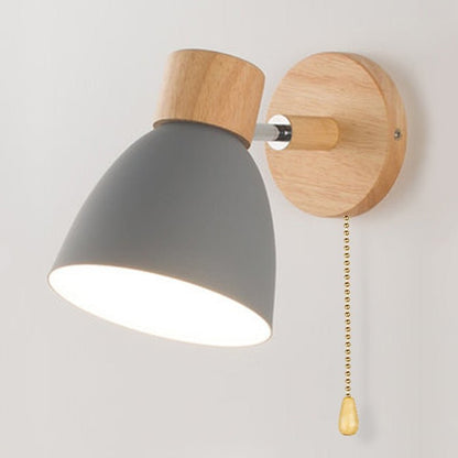 Skandinavische Hängende Wandlampe aus Holz mit Schalter