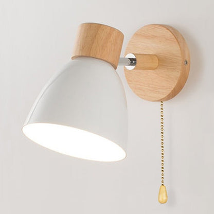 Skandinavische Hängende Wandlampe aus Holz mit Schalter