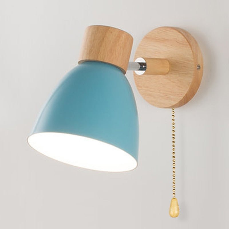 Skandinavische Hängende Wandlampe aus Holz mit Schalter