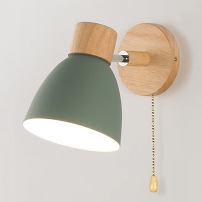 Skandinavische Hängende Wandlampe aus Holz mit Schalter