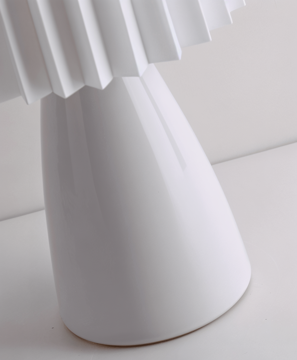 ConePleated Tischleuchte - LED Keramik Milkshake Schreibtischlampe