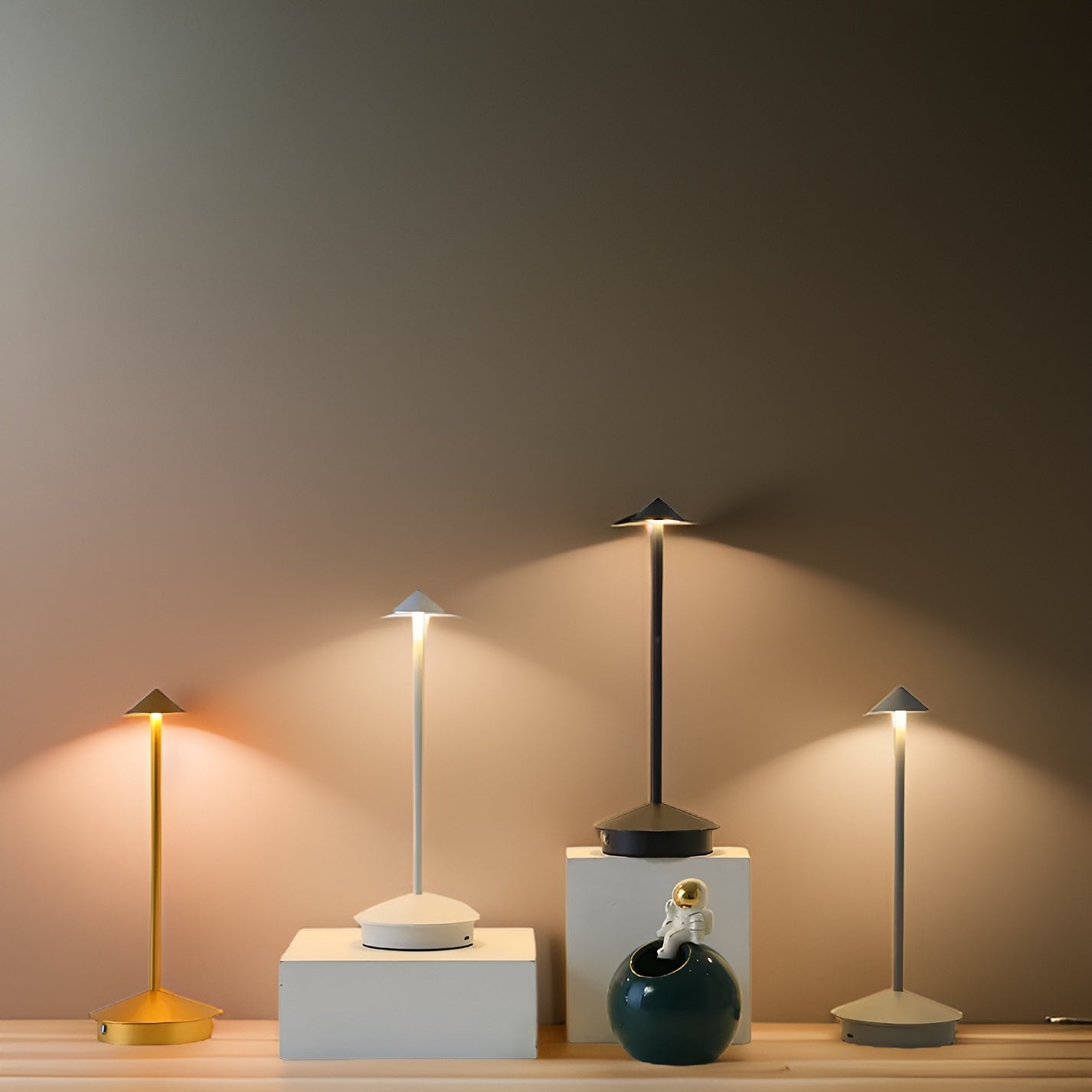 Smart VersaLight - Wiederaufladbare Touch-LED-Lampe für Ästhetikräume