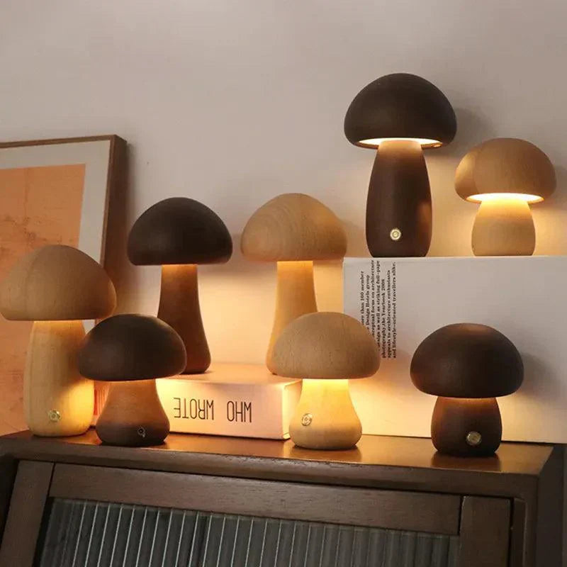 Mushglow Wireless Mushroom Tischlampe | Holz & Schaum, Helligkeitsanpassung, USB, Wiederaufladbar