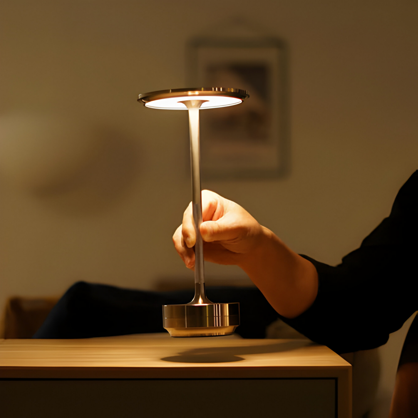 LumaLight Kabellose Design-Lampe: USB-aufladbare, berührungsgesteuerte Tischlampe für Stimmungsbeleuchtung