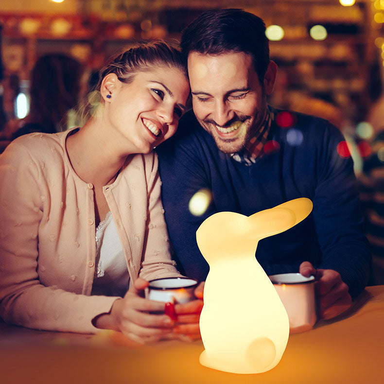 Zeitgenössische kreative Rabbit PE LED Tischlampe für das Schlafzimmer