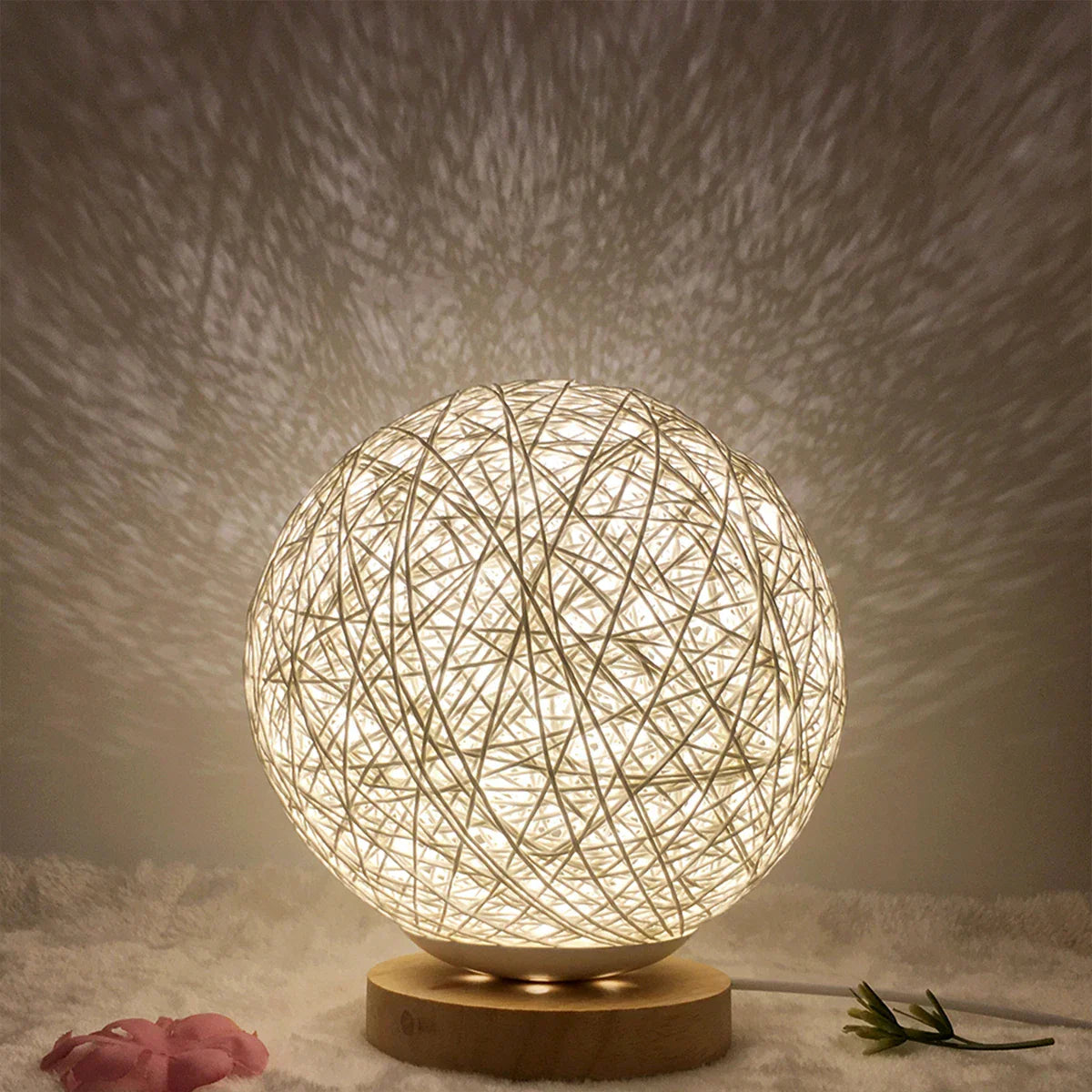 Holz LED Tischlampe | USB Aufladbare Nachtlampe | Modernes Ball Design für Schlafzimmer & Wohnzimmer Dekor - Hakon