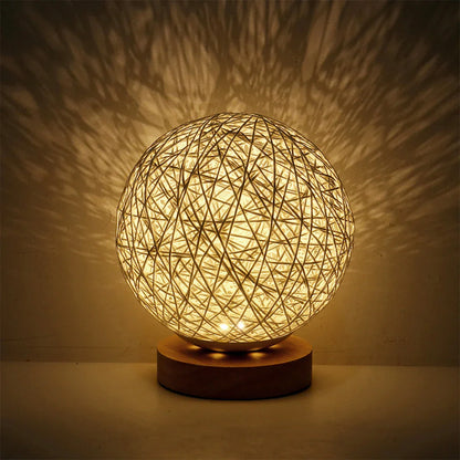 Holz LED Tischlampe | USB Aufladbare Nachtlampe | Modernes Ball Design für Schlafzimmer & Wohnzimmer Dekor - Hakon