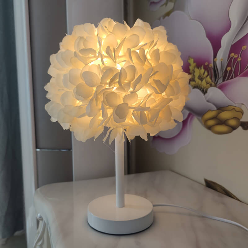 Moderne kreative Stoffblumenball 1-Licht Tischlampe