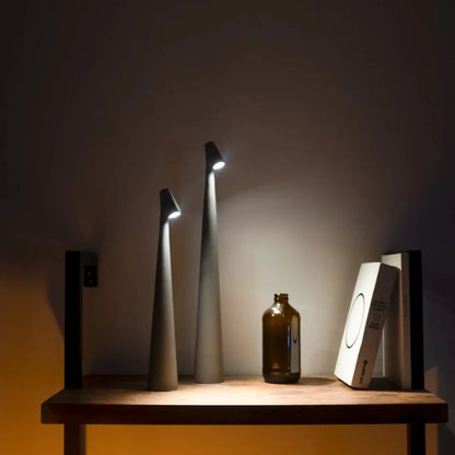 Kabellose LED Lampe im minimalistischen Design | Tischlampe