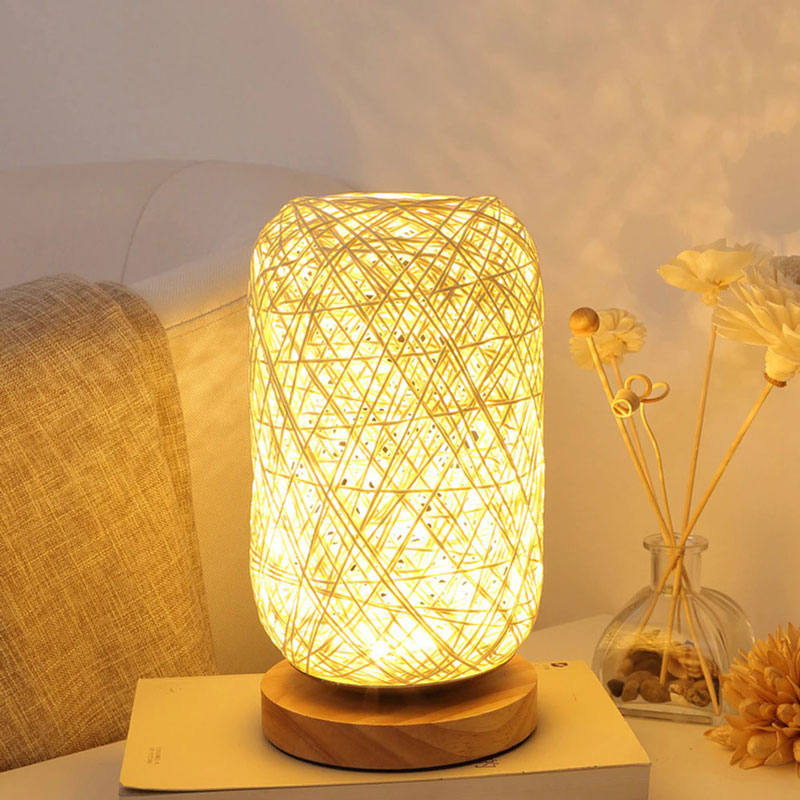 Rattan- und Holz-Nachttischlampe