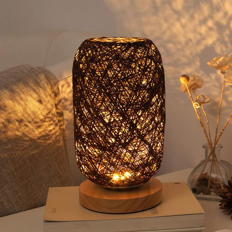 Rattan- und Holz-Nachttischlampe